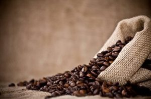 Caffè: Proprietà Benefiche e Controindicazioni